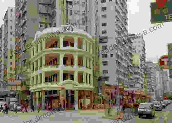 A Historical And Charming Scene Of The Central District In Hong Kong, Featuring Colonial Era Buildings And Ancient Chinese Temples Hong Kong Travel Guide (Unanchor) Between The Skyscrapers Hong Kong 3 Day Discovery Tour