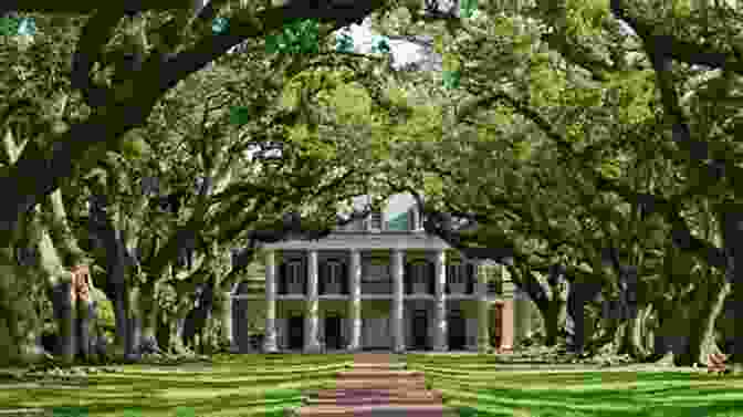 Group Of People Touring A Historic Plantation Home South Carolina S Plantations Historic Homes